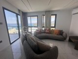 Girne Merkez'de Birinci Sırada Satılık Özel Havuzlu 3+1 Lüks Penthouse