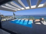 Girne Merkez'de Birinci Sırada Satılık Özel Havuzlu 3+1 Lüks Penthouse