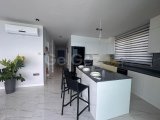 Girne Merkez'de Birinci Sırada Satılık Özel Havuzlu 3+1 Lüks Penthouse