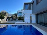 Girne Ozanköy'de; Özel Havuzlu ve Bahçeli, Kiralık, 5+1 Lüks Villa!