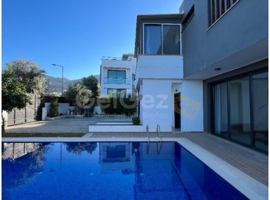 Girne Ozanköy'de; Özel Havuzlu ve Bahçeli, Kiralık, 5+1 Lüks Villa!
