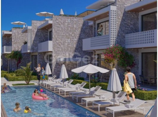 Girne Alsancak'ta Dağ ve Deniz Manzaralı Satılık 1+1 ve 2+1 Daireler