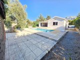 Girne/Çatalköy'de satılık 3+1 özel havuzlu villa