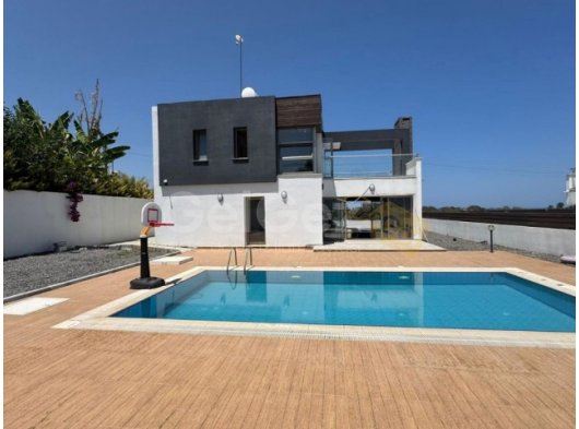Kiralık özel havuzlu 3+1 Villa, Çatalköy, Girne