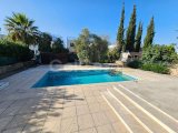 Girne/Çatalköy'de satılık 3+1 özel havuzlu villa