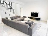 Girne'nin Karşıyaka bölgesinde satılık havuzlu 3+1 villa!