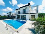Girne'nin Karşıyaka bölgesinde satılık havuzlu 3+1 villa!