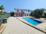 Girne Lapta Anayol Üzeri Ticari İzinli Satılık 4+1 Villa