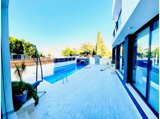 KİRALIK!! (ŞOK FİYAT Satılık Opsyonlu)Lüks Villa | Alsancak - Çıkartma Plajı / Escape Beach Üstü Girne’nin en çok tercih edilen bölgelerinden Alsancak’ta, Çıkar