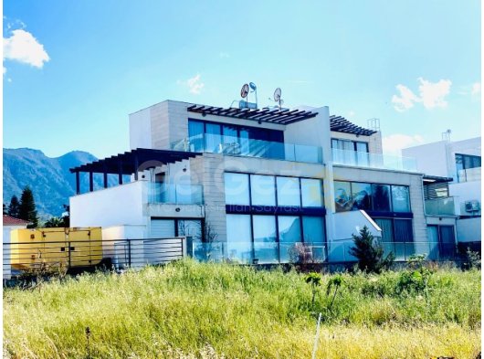 Muhteşem #KİRALIK #Girne #Deniz 50mt. #Yürüme değil #YÜZME Mesafesi!!  2,5+1 #Loft #İkiz #Villa #Full #Deniz #Manzara, 2 #Banyo +1 #misafir lavobo, #Karaoğlan A