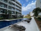 Grand Sapphire'da 23. katta, muhteşem deniz ve ana havuz manzarasına sahip 1+1 daire satılıktır.