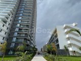 Grand Sapphire'da 23. katta, muhteşem deniz ve ana havuz manzarasına sahip 1+1 daire satılıktır.