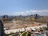 Riverside'da, 11. katta bulunan, muhteşem deniz ve havuz manzaralı 2+1 daire satılıktır. KDV ve trafo ücreti ödenmiştir.