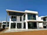 İskele, Long Beach, La İsla Villas sitesinde satılık 5+1 villa. Teslime Hazır