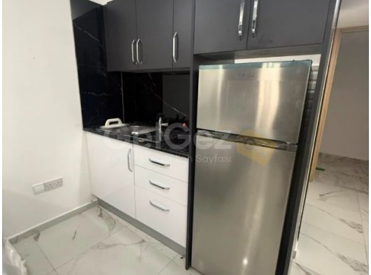 MAĞUSA MERKEZDE KİRALIK STUDYO DAİRE (AYDAT SU FIYATA DAHİL )