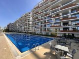 Girne'de Eşyalı 2+1 Daire, Özel Havuz ve Şehir Manzarası ile Satılık!