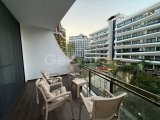 Girne'de Eşyalı 2+1 Daire, Özel Havuz ve Şehir Manzarası ile Satılık!