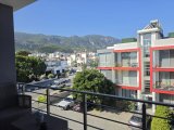 ALSANCAK'TA, ATAKARA SÜPERMARKET YANINDA, ÇOK İYİ KONUMDA, 80 (METREKARE), ORTAK HAVUZLU,BAKIMLI SİTE İÇERİSİNDE, DAĞ VE DENİZ MANZARALI, 2+1, FUL EŞYALI, Ç