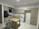 LEFKOŞA KUMSAL'DA, BAKANLIKLAR BÖLGESİNDE, 2+1, BULAŞIK MAKİNESİ VE ÇİFT KİŞİLİK YATAKLAR DAHİL FUL YENİ EŞYALI, KLİMALI, ASANSÖRLÜ, 4NCÜ KATTA, YENİ BİTMİŞ