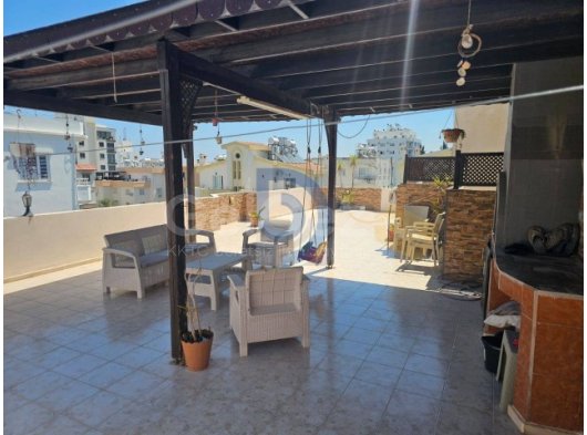 Kıbrıs Girne Merkezde Acil Satılık 3+1 Geniş Penthouse Daire