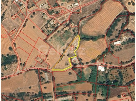 İskele Yenierenköy'de Satılık 2515 m2 Satılık Arsa