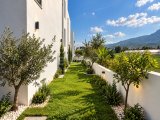 Girne Alsancak Sıfır Satılık Havuzlu ve Bahçeli 4+1 Villa