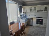 Kıbrıs Girne Merkezde Acil Satılık 3+1 Geniş Penthouse Daire