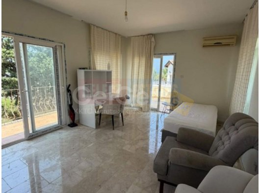Karşıyaka Girne Kiralık Havuzlu Villa