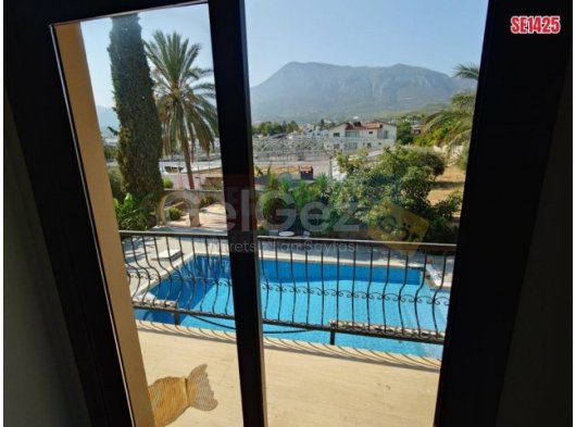 Doğa Manzaralı Havuzlu Şık Villa