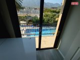 Doğa Manzaralı Havuzlu Şık Villa
