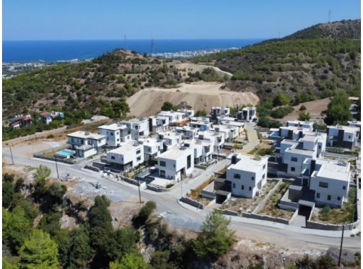 Girne Karmi'de Satılık Şık Villa - Doğa ile Baş Başa