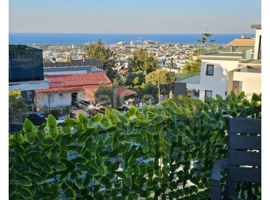 Girne Alsancak Kavanlar Üstü Deniz Ve Dağ Manzaralı Teraslı 3+1 Satılık Daire