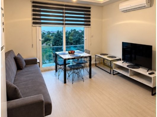 Girne Merkez’de Satılık Eşyalı 1+1 Daire | Şehir ve Doğa Manzarası