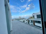 Girne Merkez'de Eşyalı 3+1 Penthouse Kiralık - Muhteşem Manzaralar Sizi Bekliyor!