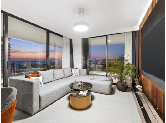 Büyüleyici Deniz Manzaralı 2+1 Daire, Long Beach'te Satılık!