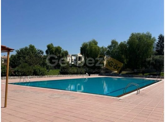 GIRNE KARAOGLANOGLUN DA SATILIK 3+1 IKIZ VILLA!