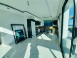 Girne Merkez'de Satılık Lüks Penthouse - Şehir ve Doğa Manzarası!