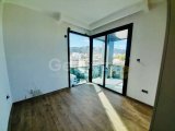 Girne Merkez'de Satılık Lüks Penthouse - Şehir ve Doğa Manzarası!