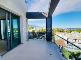 Girne Merkez'de Satılık Lüks Penthouse - Şehir ve Doğa Manzarası!