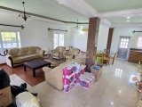 Nezih Bir Mahallede Kiralık ve Eşyalı 3 Yatak Odalı Zemin Kat Ev