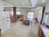 Nezih Bir Mahallede Kiralık ve Eşyalı 3 Yatak Odalı Zemin Kat Ev