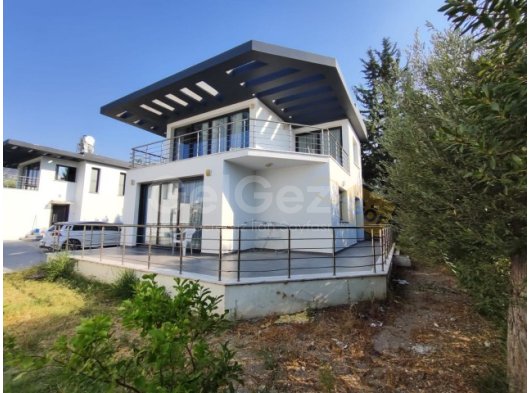 GİRNE KARAOĞLANOĞLU’NDA GAÜ’YE YAKIN, FULL EŞYALI KİRALIK 3+1 VİLLA