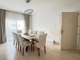 GİRNE MERKEZ’DE DENİZ MANZARALI, AKÇİÇEK HASTANESİ ARKASINDA FULL EŞYALI KİRALIK 3+1 DAİRE