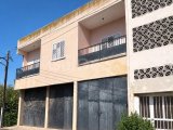 Gazimağusa Vadili'de Satılık Türk Tapu 2+1 Komple Bina - Şehir Manzaralı Bahçe ile Fırsat!
