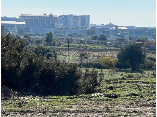 İSKELE BAFRA’da 1941,03m2 ANAYOL ÜZERİ ÜÇ KAT İZİNLİ SATILIK TARLA
