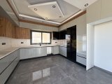 LEFKOŞA YENİKENT’te 4+1 TÜRK TAPULU VİLLA