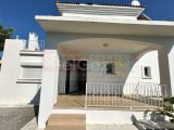 Deniz Manzaralı Havuzlu Villa, Karşıyaka