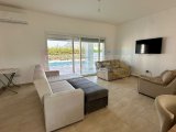Deniz Manzaralı Havuzlu Villa, Karşıyaka