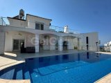 Deniz Manzaralı Havuzlu Villa, Karşıyaka
