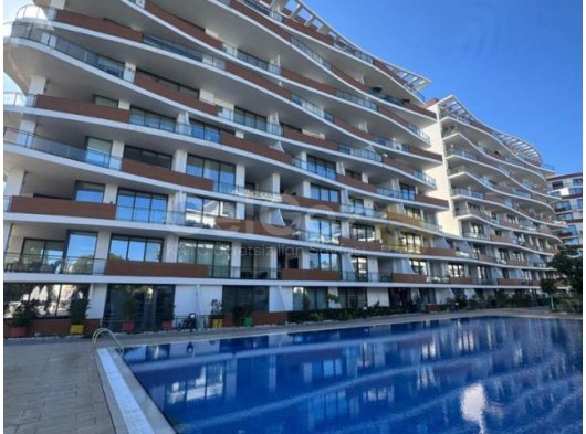 GİRNE MERKEZ’DE SİTE İÇERİSİNDE SATILIK 3+1 DAİRE